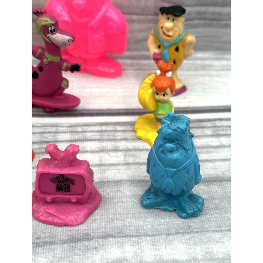 VINTAGE FIGURES/ TOYS - SESAME STREET GARFIELD FLINSTONES CABBAGE PATCH KID   *5